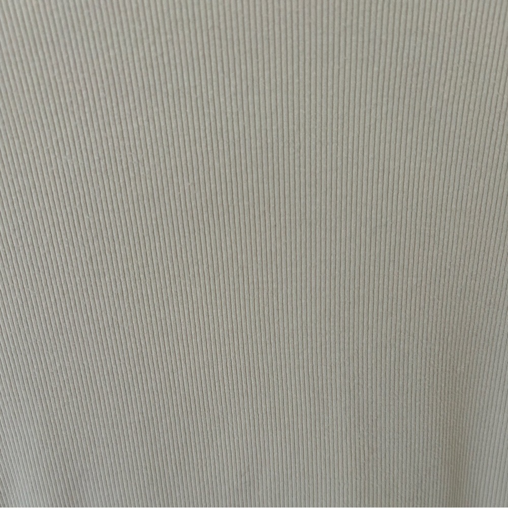 Vintage Ralph Lauren Ribbed Knit Turtleneck Sweater in Cream
Size: Large
EUC - Picture 9 of 10
